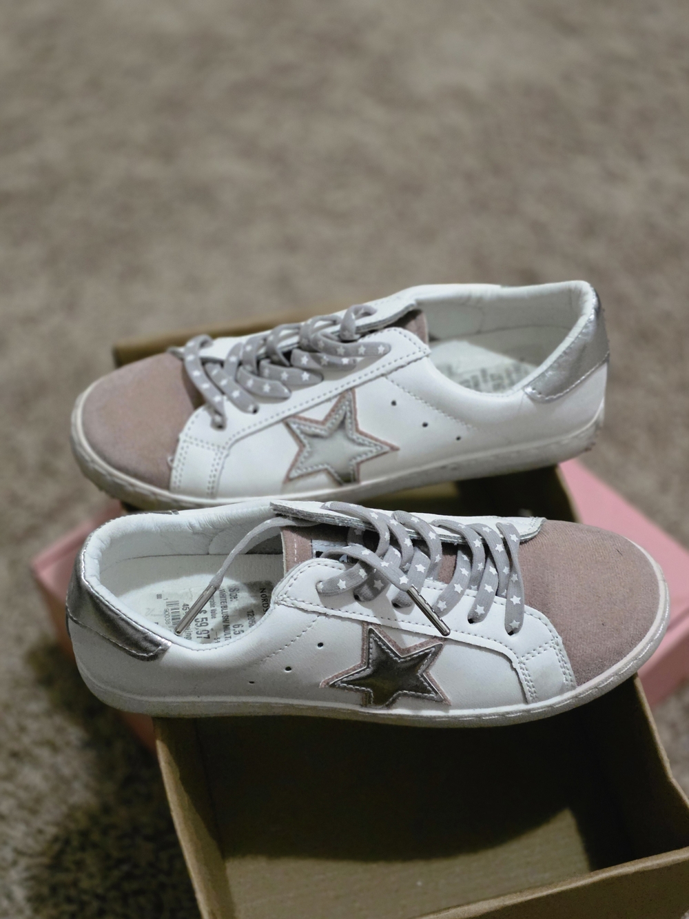 Vintage White and Pink Star Lace-Up Sneakers
